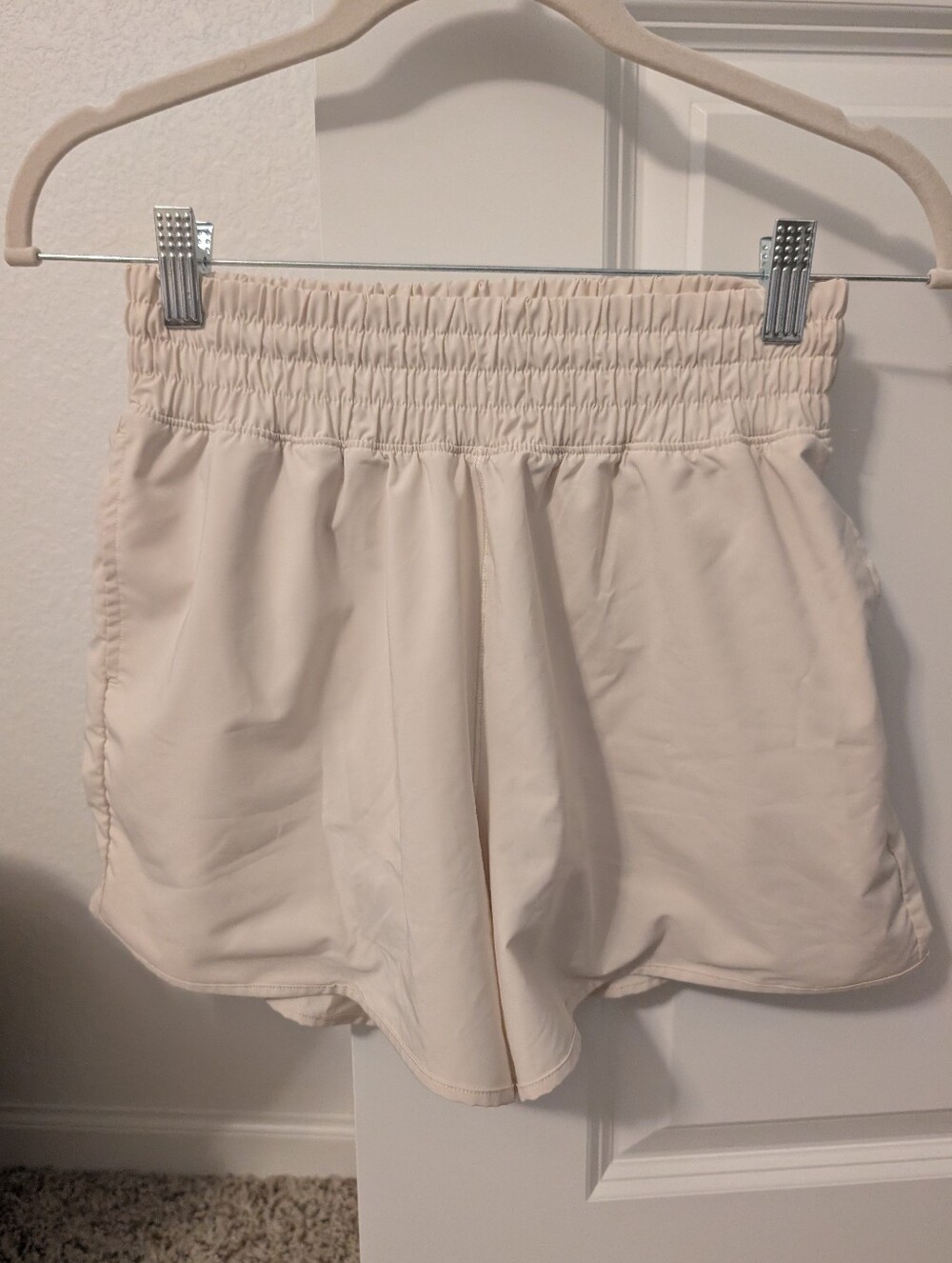 OFFLINE By Aerie 4" Hot Stuff Shorts - Picture 1 of 4